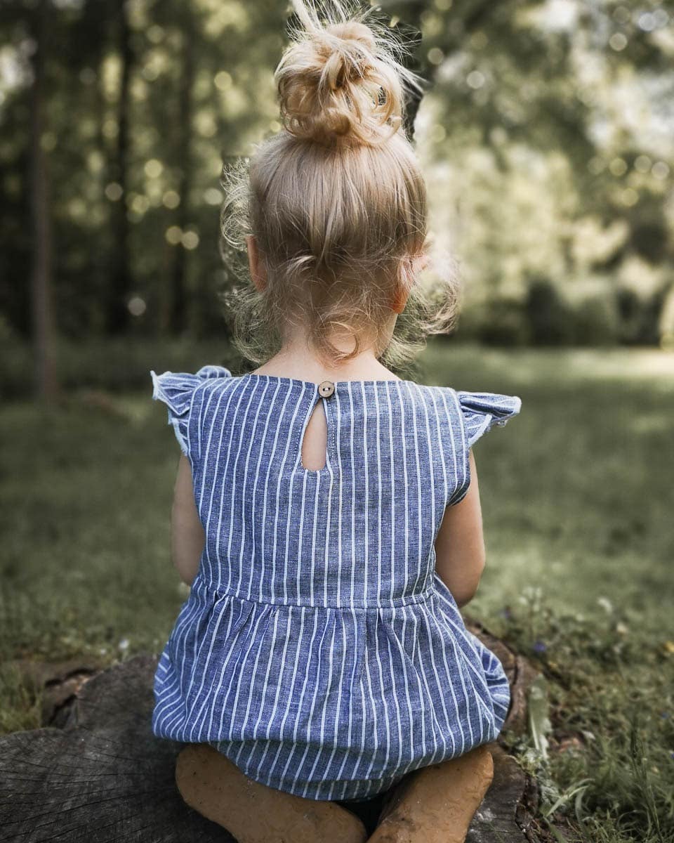 Sofortkauf: Leinenkleid mit Flügelärmeln in Blau Gestreift, Gr. 122/128