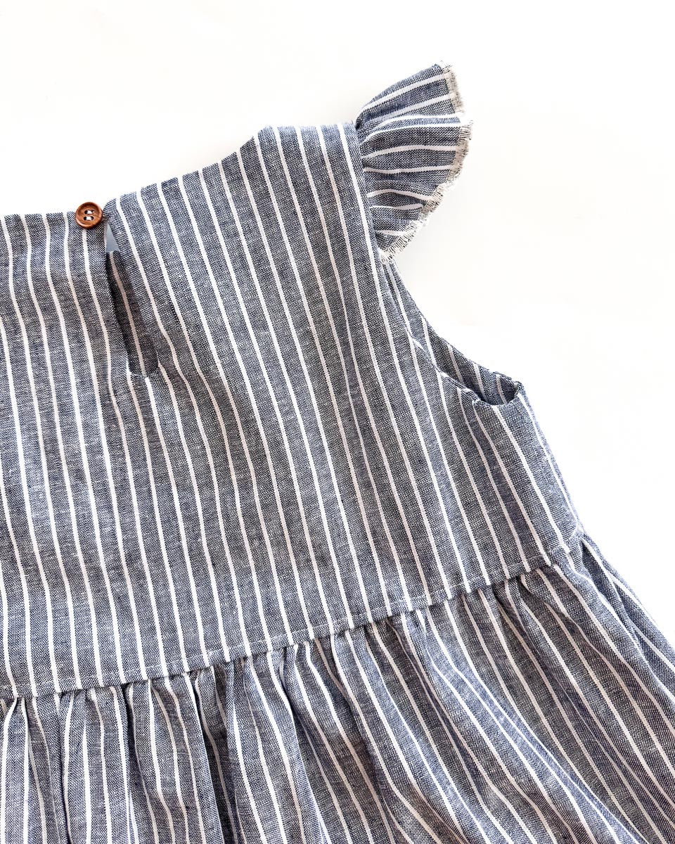 Sofortkauf: Leinenkleid mit Flügelärmeln in Blau Gestreift, Gr. 122/128